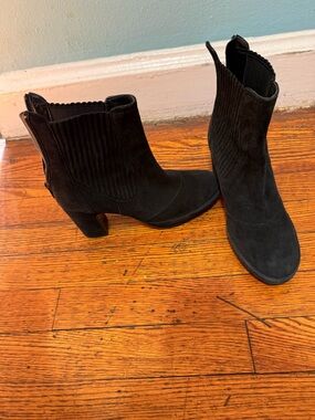 Black Suede Mid-Heel Ankle Boots - Women